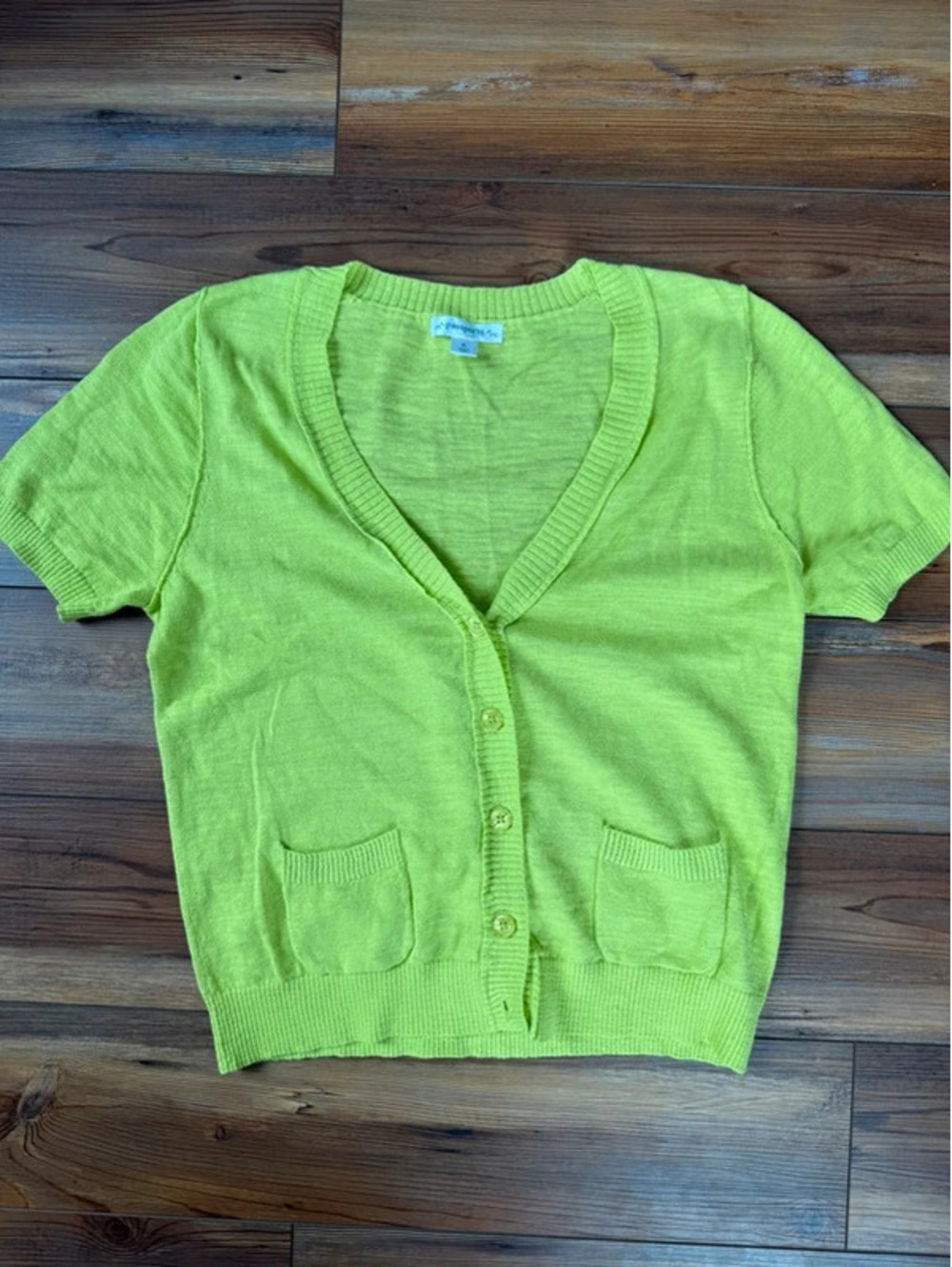 Passports short sleeve cardigan size XL